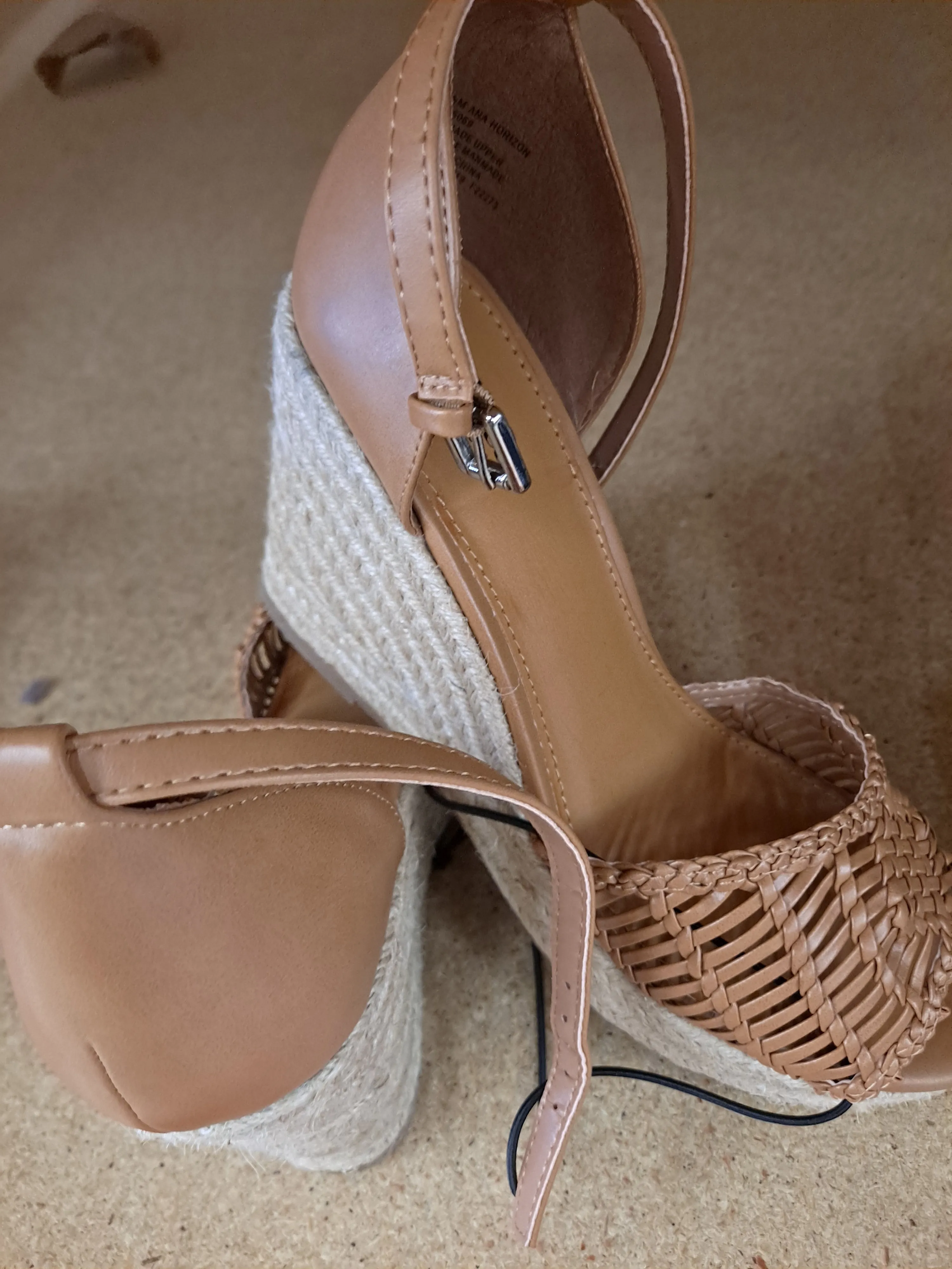Women's casual shoes